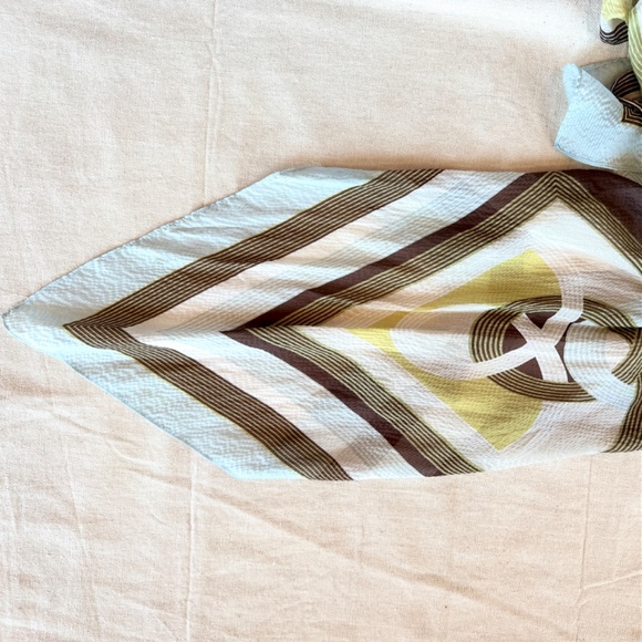 BCBG Silk multi color stripe kimono style wrap - Picture 5 of 8